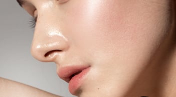 Trang điểm công sở tinh tế: Bí quyết giữ vẻ rạng rỡ suốt ngày dài