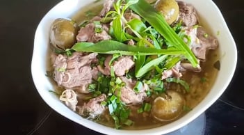 Cách nấu vịt om sấu ngon tại nhà