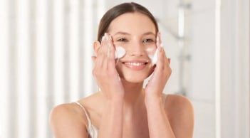 5 thói quen buổi sáng giúp Mừng SHBET phiên bản mới 2025 tươi sáng rõ rệt mà không cần skincare phức tạp