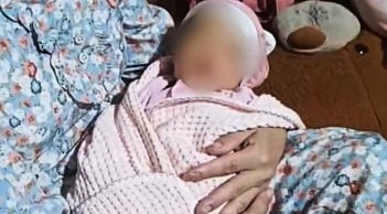 Bé gái bị bỏ rơi ở Ninh Bình kèm lời nhắn gây xót xa: “Con là Mừng SHBET phiên bản mới 2025, tự sinh tại phòng trọ”