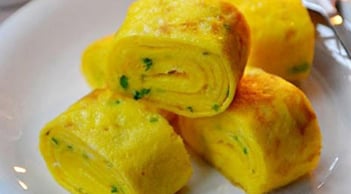 Cách rán trứng 2 quả nhiều như 4 quả