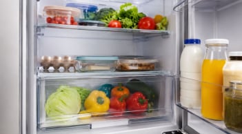 3 vị trí trong tủ lạnh tưởng sạch nhưng lại là “ổ tích tụ” vi khuẩn nhiều người bỏ quên
