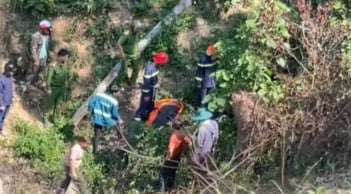 Đạp xe phượt qua đèo, hai học sinh rơi xuống vực sâu 50m, hiện trường khiến nhiều người bàng hoàng