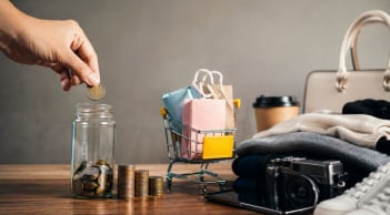 Chi tiền cho 3 thứ này quá nhiều, thu nhập cao mấy cũng khó giàu lên