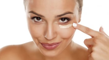 Điểm danh nguyên nhân khiến quầng thâm mắt ngày càng rõ dù chăm dưỡng da