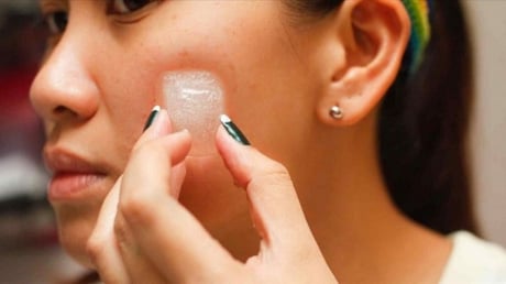 Cách dùng đá lạnh giúp se khít lỗ chân lông, da mịn màng trắng sáng