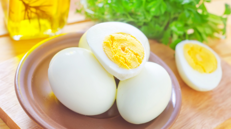 Cách luộc trứng dễ bóc vỏ