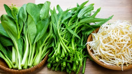 3 loại rau này nhìn càng đẹp càng cần cẩn thận trước khi ăn: Đừng để vẻ ngoài đánh lừa