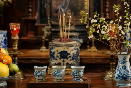 Vì sao không thể thiếu Nước khi dâng cúng thắp hương? Nên dùng nước lã hay loại nước gì tránh phạm kỵ?