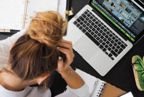 Burnout văn phòng đang tăng mạnh: Người trẻ trả giá bằng sức khỏe