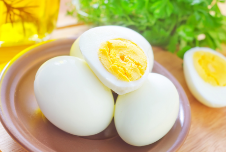 Cách luộc trứng dễ bóc vỏ