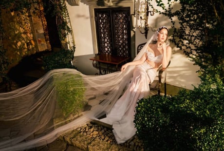 Ngọc Trinh khoe ảnh mặc váy cưới, khẳng định 'cuối cùng mọi cố gắng rồi cũng được đền đáp'