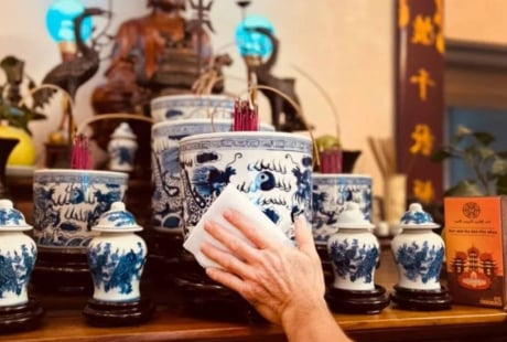 3 dấu hiệu bất thường trên bàn thờ bị coi là điềm chẳng lạnh