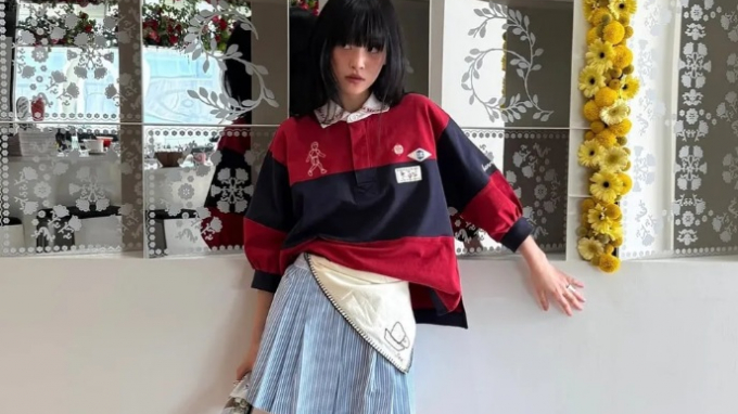 Khăn bandana trở thành điểm nhấn thời trang mùa hè: 4 cách biến tấu giúp nâng tầm phong cách
